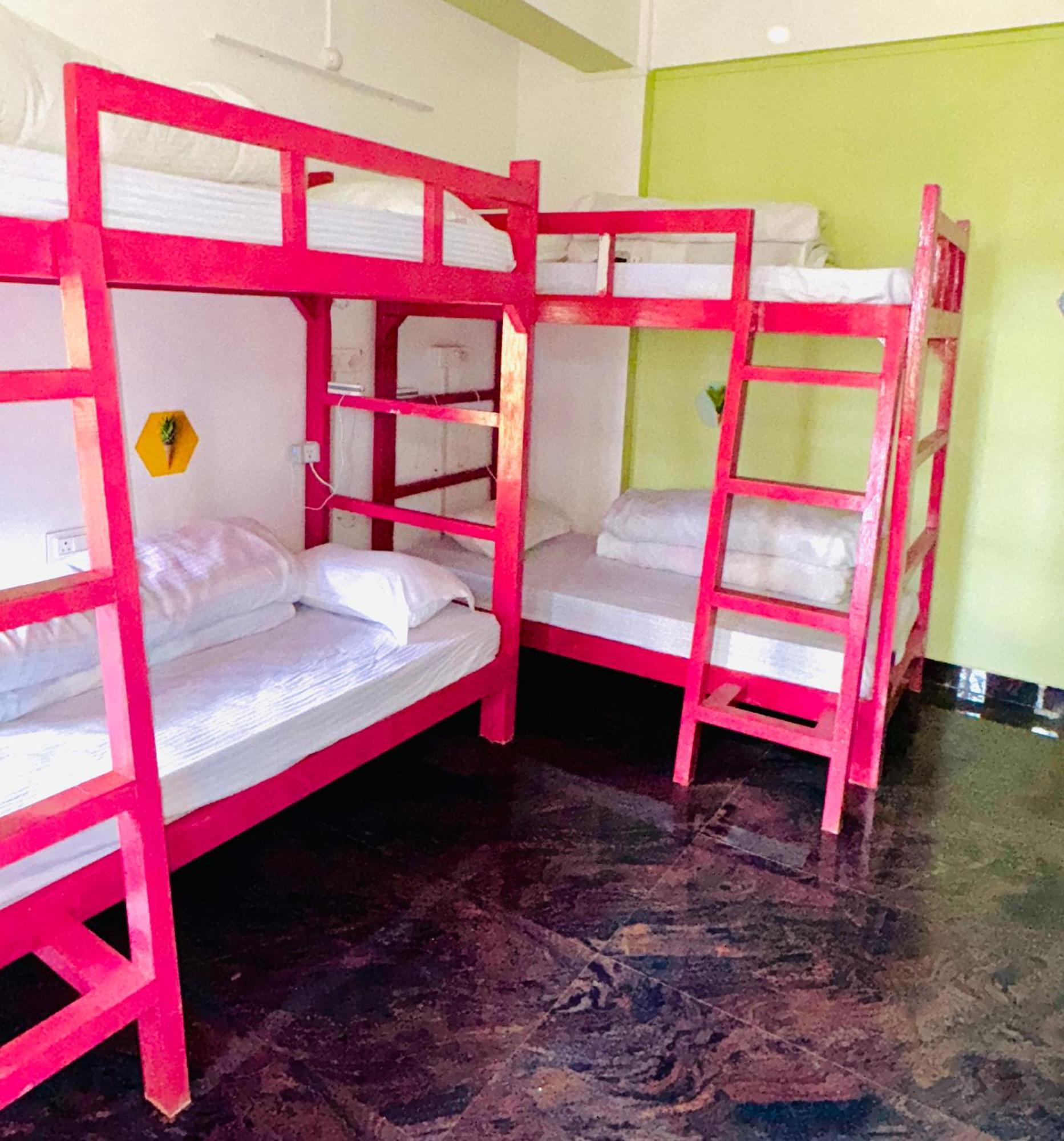Xtsy Travellers Hostel Shillong Exterior photo